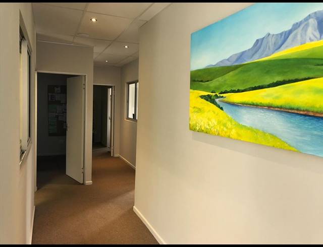 222M² OFFICE TO LET IN WESTLAKE